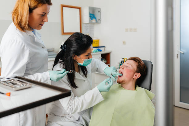 Best Emergency Tooth Extraction in Ball Pond, CT